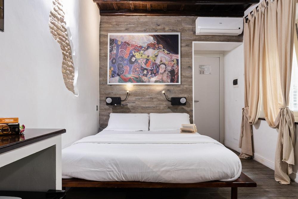 Irooms - Spanish Steps Gæstehus 4*