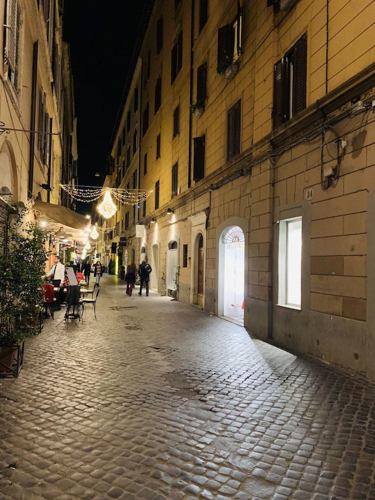 Irooms - Spanish Steps 4* Rom
